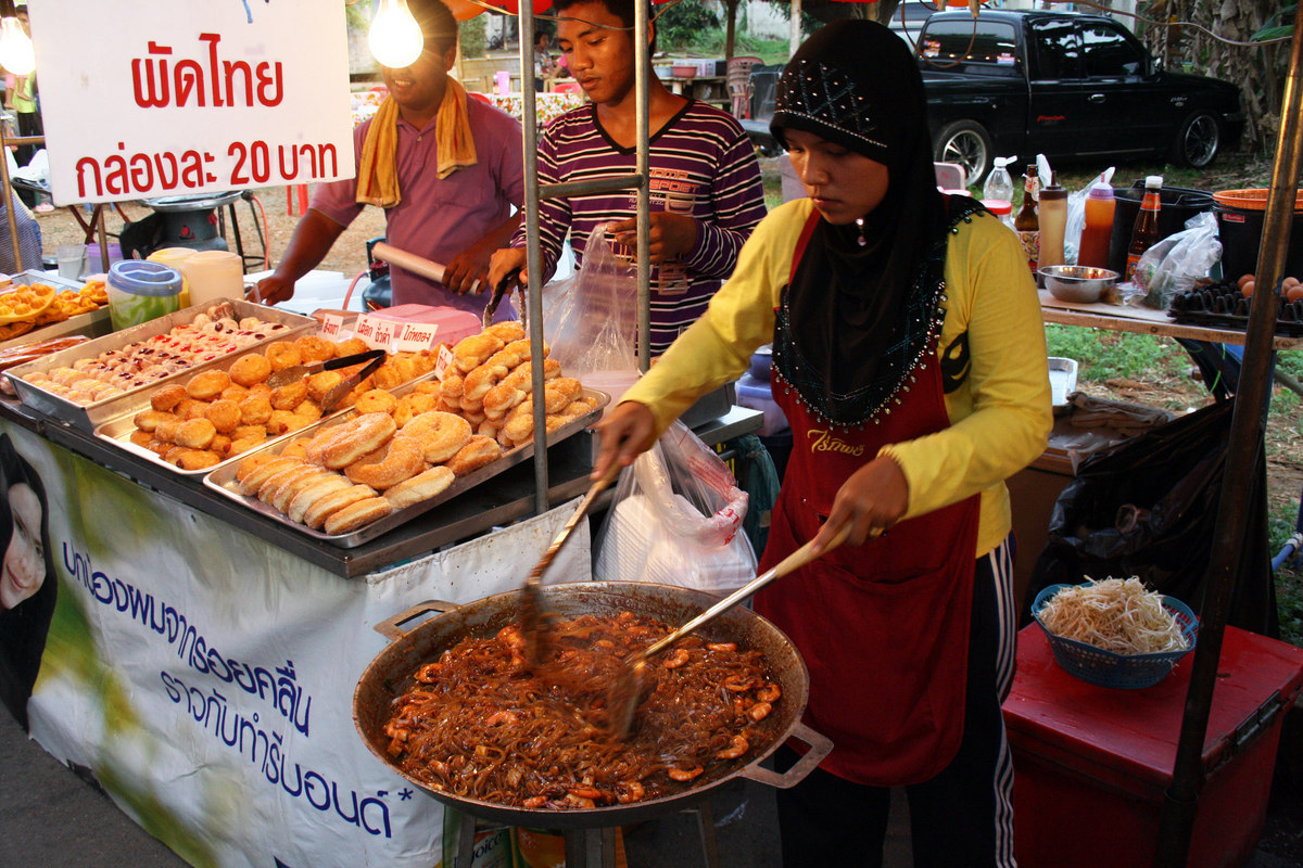 Уличная еда в Ао Нанг, Краби, Таиланд