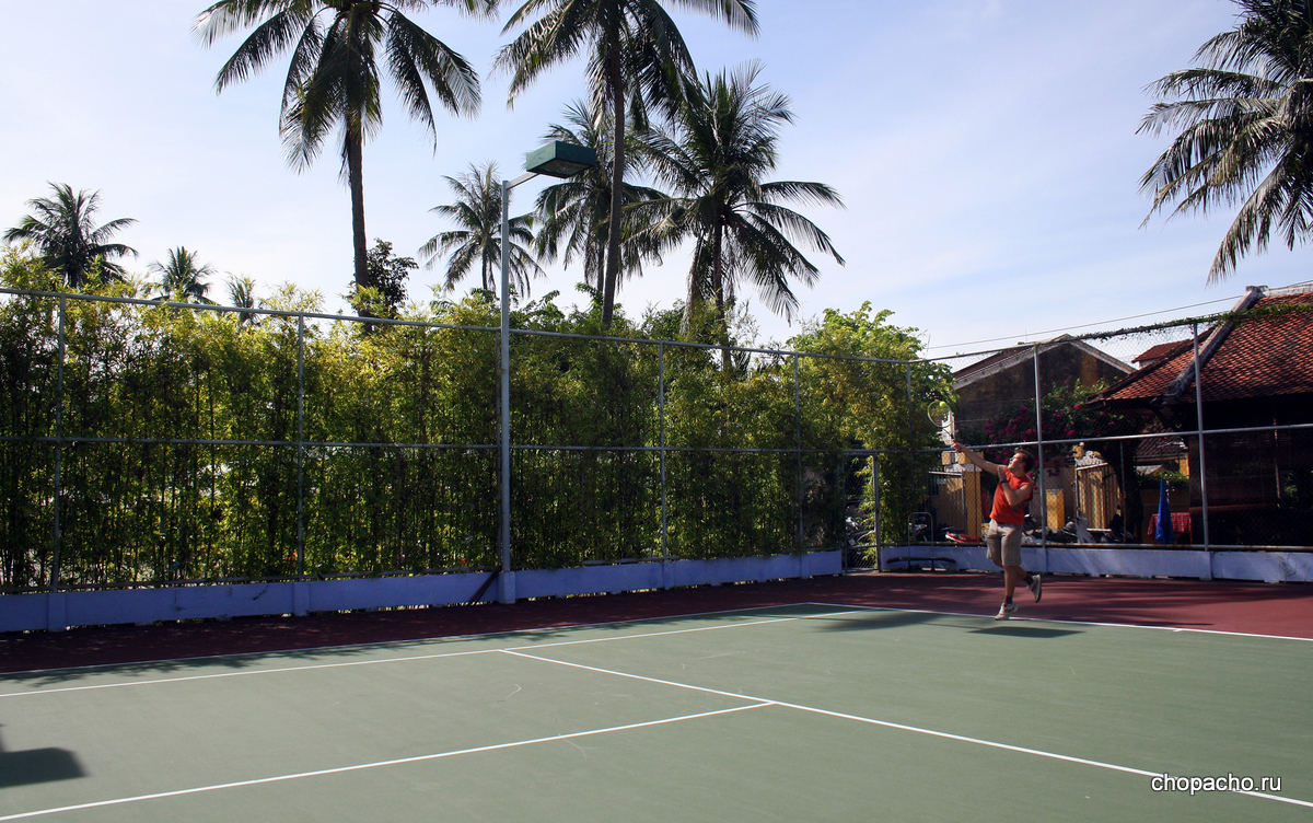 Играем в большой теннис в Хой Ане