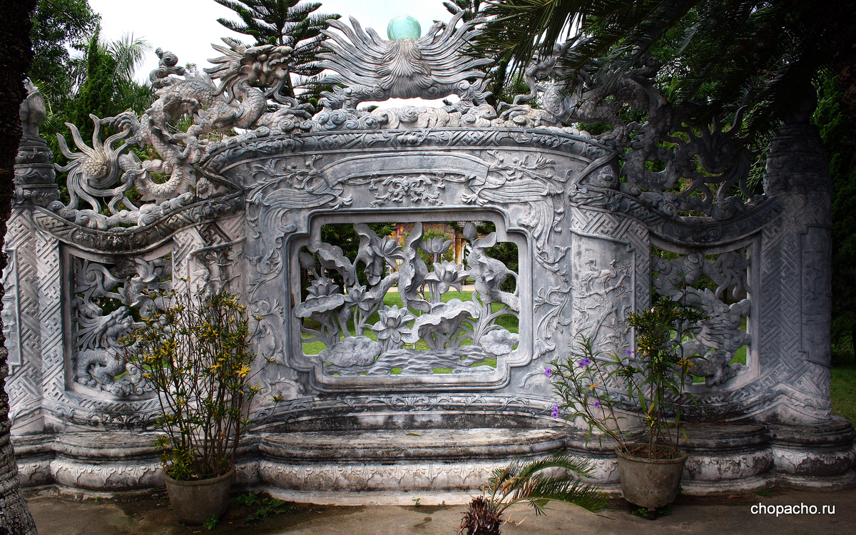 Украшение буддийского монастыря в Хой Ане, Вьетнам