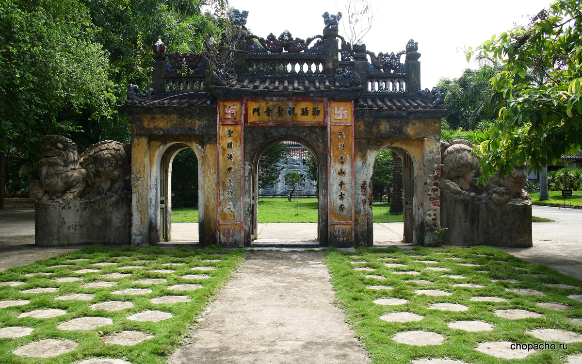 Буддийский монастырь в Хой Ане, Вьетнам