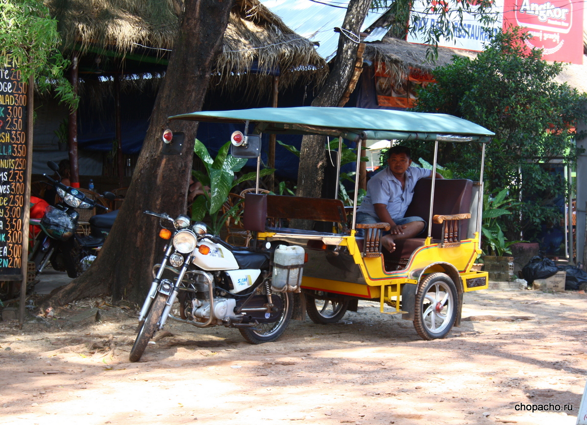 Тук-тук в Сиануквиле Камбоджа