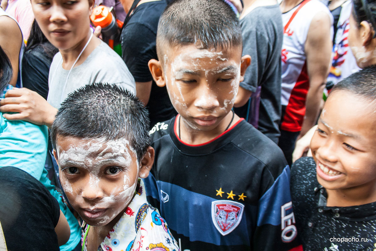 Особенно дети отрывались. Празднование Сонгкрана 2014 в Бангкоке