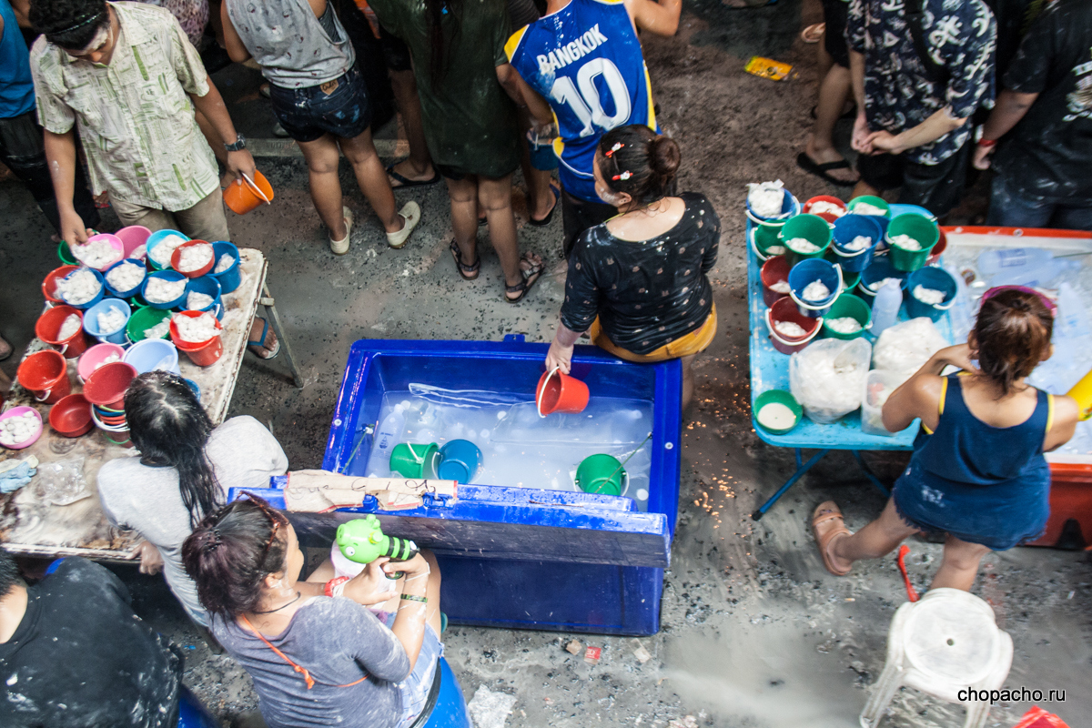 Ледяная вода. Празднование Сонгкрана 2014 в Бангкоке