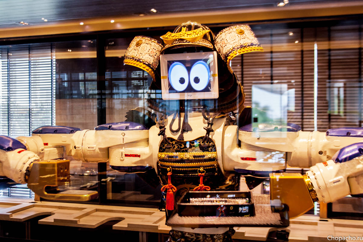 Ресторан в Бангкоке, где работают роботы.