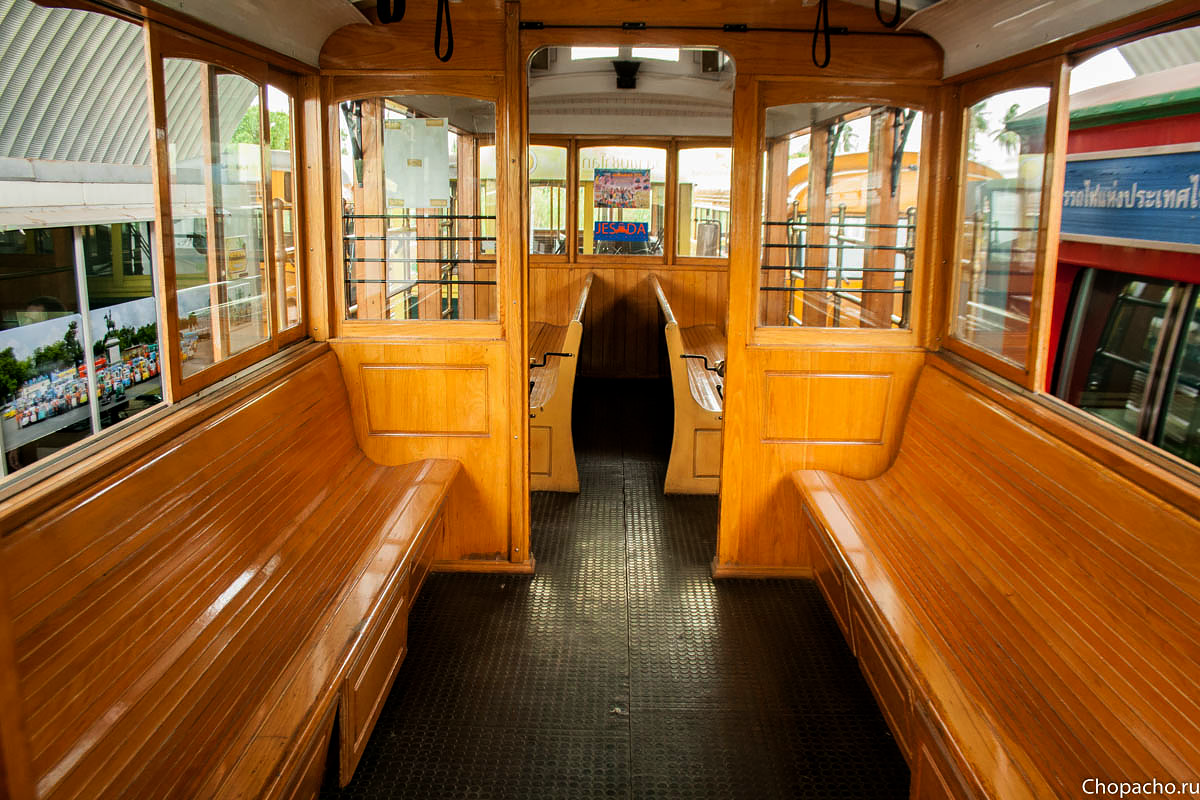салон деревянного тролейбуса