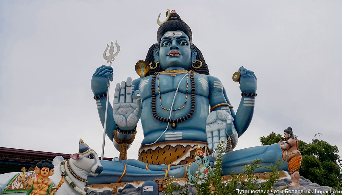 Статуя Шивы на Шри-Ланке