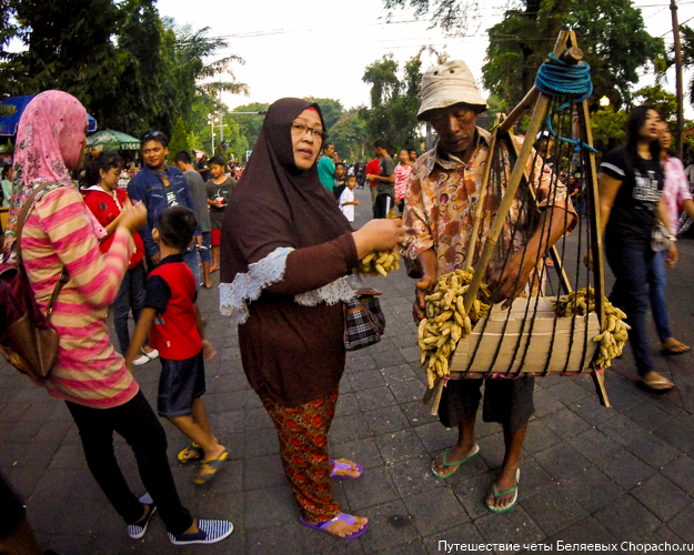 Торговля на улице Бали