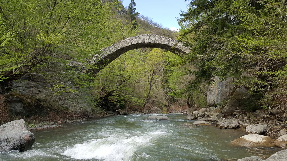Мост Тамары в Грузии