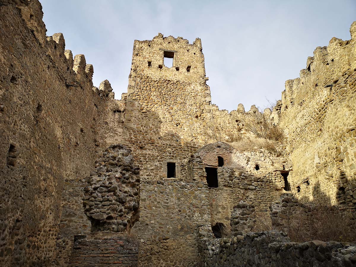 Замок Схвило XIV века в Грузии